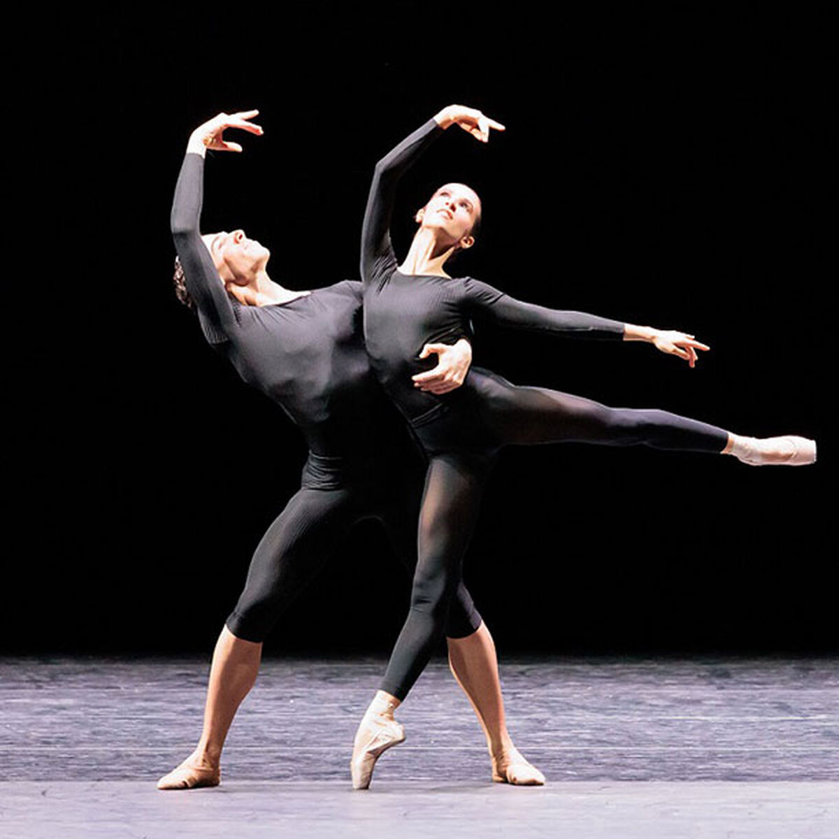 Contemporary dance dancers in William Forsythe's New Sleep Duet